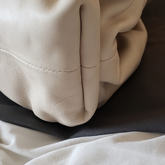 Bottega Veneta The Pouch Oversized Clutch In Mist - Picture 12 of 16